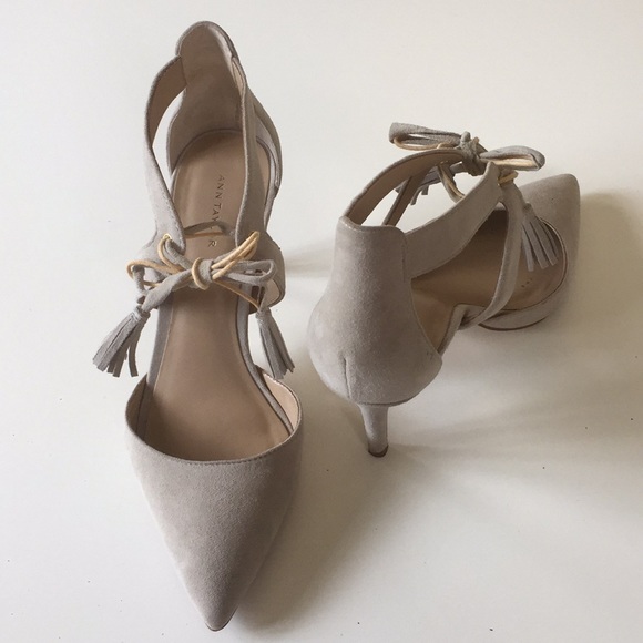 Ann Taylor gray heel - Picture 1 of 8